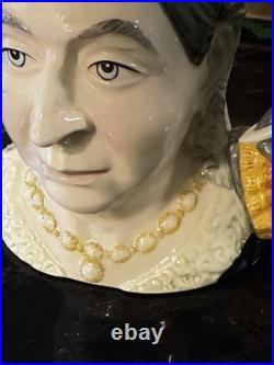 Queen Victoria Royal Doulton, D7152, Toby Character Jug Of The Year 2001 RARE