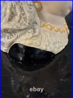 Queen Victoria Royal Doulton, D7152, Toby Character Jug Of The Year 2001 RARE