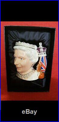 Royal Doulton Character Jug Queen Elizabeth ll Boxed D7256