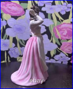 Royal Doulton Figurine Dairy Maid HN4249 Signed Made in England Bone China Rare