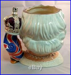 Royal Doulton Queen Elizabeth II D7256 Character of the Year Jug 2006 MINT