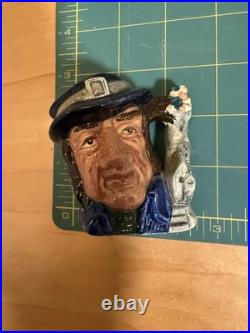 Vintage Royal Doulton Ceramic Gulliver Toby Mug 2.75 Inches Tall